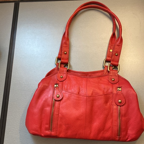 Leather bag with a spec of scrach. See photos - Picture 8 of 8